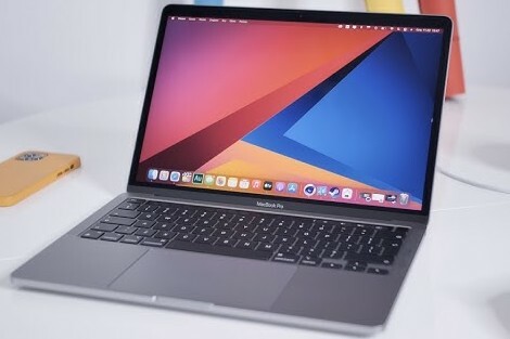 macbook-pro-13-palcovy