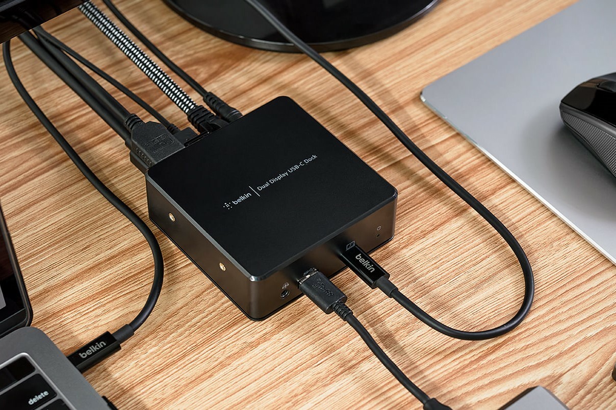 docking station s laptopem