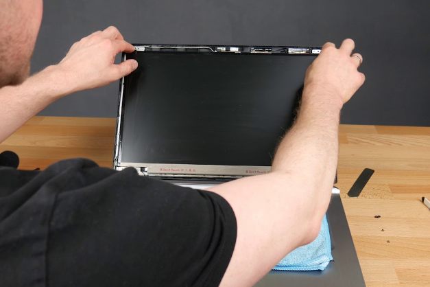 HP laptop start nejede