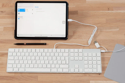 usb c klávesnice